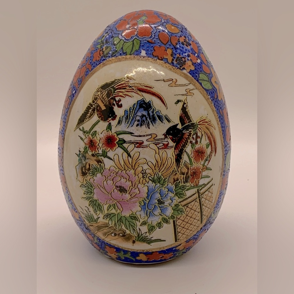 Vintage Mid Century Chinese Porcelain Hand Painted SATSUMA Egg